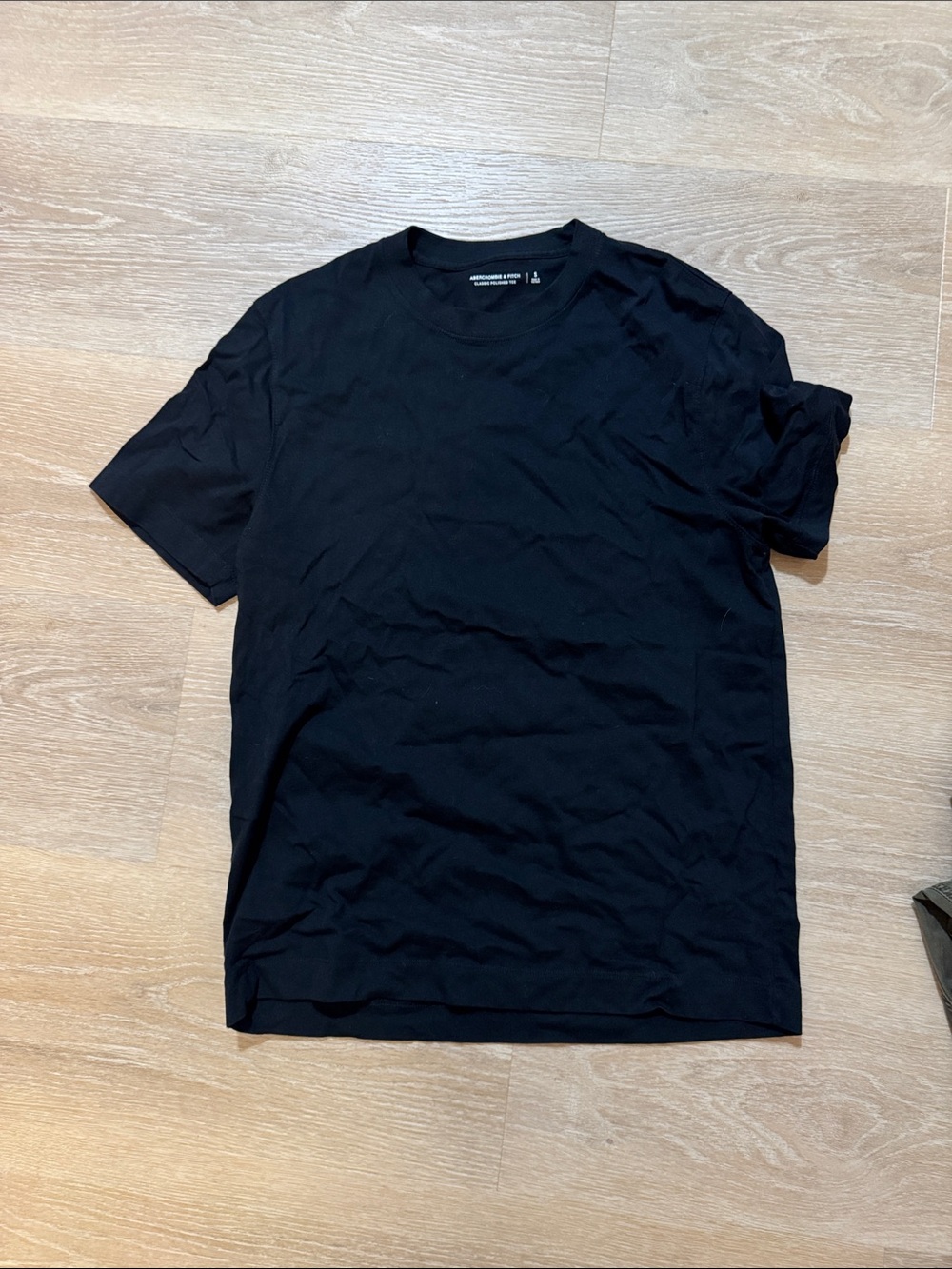 Abercrombie & Fitch // Men's Polished Black Crewneck T-Shirt // size small